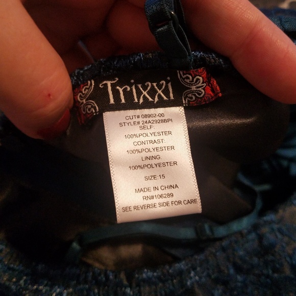 Dress - Picture 3 of 3